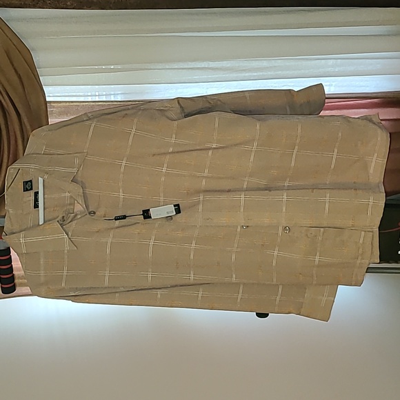 Gachu 100% Polyester Button Down Shirt - Picture 1 of 7